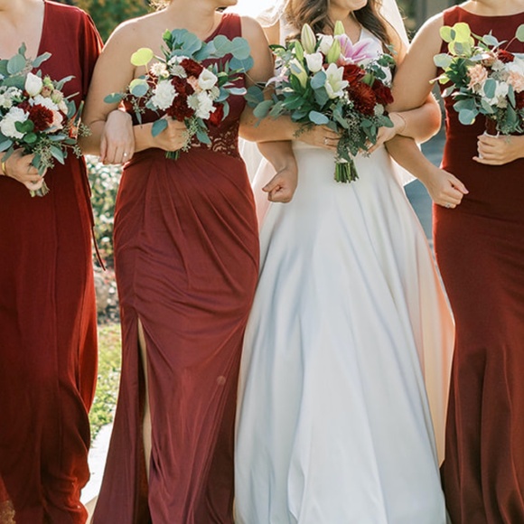 David's Bridal One-shoulder Mesh Dress with Lace Inset in Wine Size 6 - Picture 3 of 4